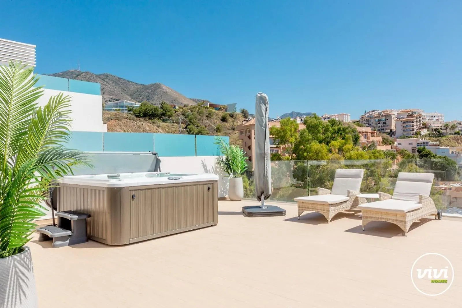 Vivi Homes - Kenzo Pool, Jacuzzi, Terrace & Sea View Fuengirola